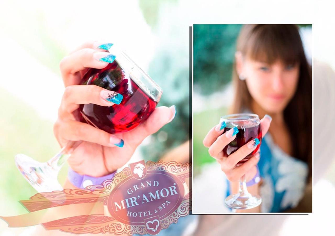 Golden Sunset Hotel&Spa Kemer Zewnętrze zdjęcie A glass of Miramar wine