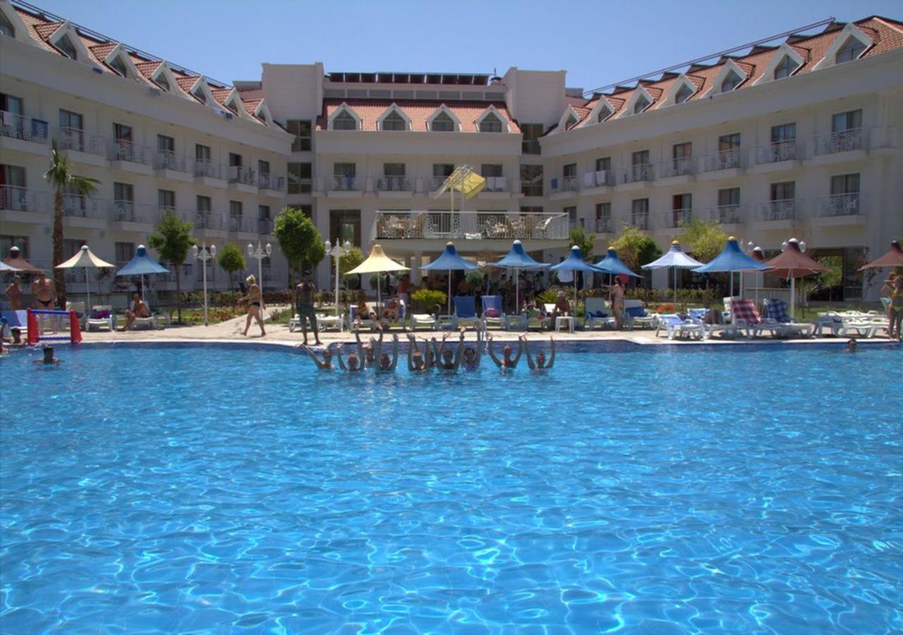 Golden Sunset Hotel&Spa Kemer Zewnętrze zdjęcie A swimming pool at a hotel in Turkey