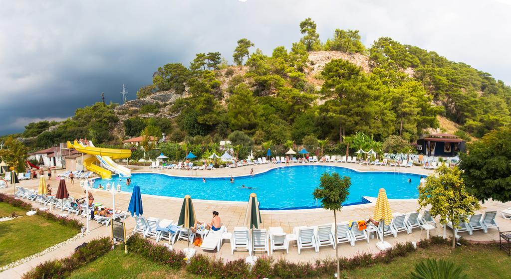 Golden Sunset Hotel&Spa Kemer Zewnętrze zdjęcie A swimming pool in Turkey