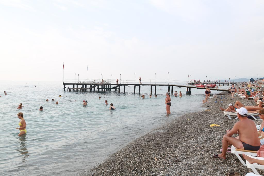 Golden Sunset Hotel&Spa Kemer Zewnętrze zdjęcie The pier at the beach of Nea Vrasna